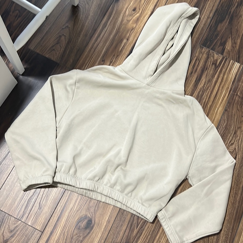 Zara cropped hoodie, size M